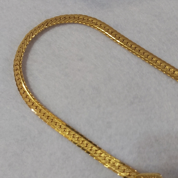 Vintage Goldtone Necklace w/Dark Navy Blue Enamel Clasp - Picture 4 of 12